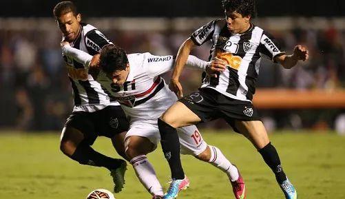 他的领导下 他的领导下